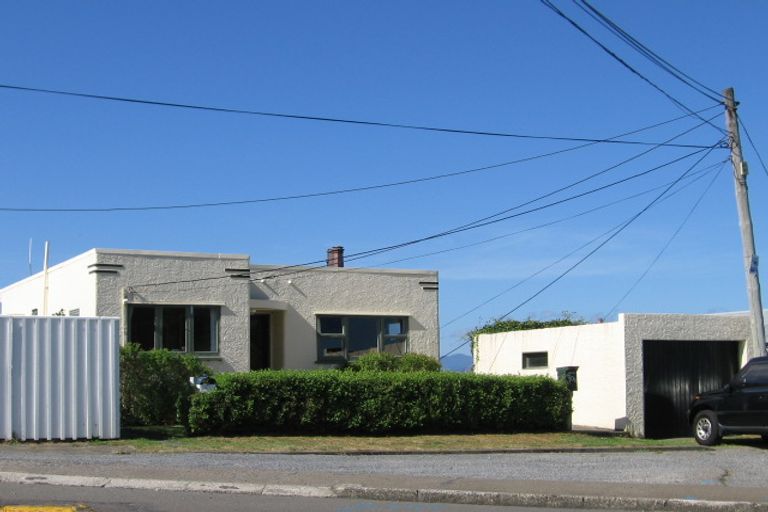 Photo of property in 90 Farnham Street, Mornington, Wellington, 6021