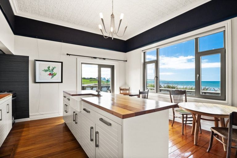 Photo of property in 2 Wood Street, Kaka Point, Balclutha, 9271