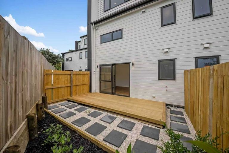 Photo of property in 408 Bucklands Beach Road, Bucklands Beach, Auckland, 2012