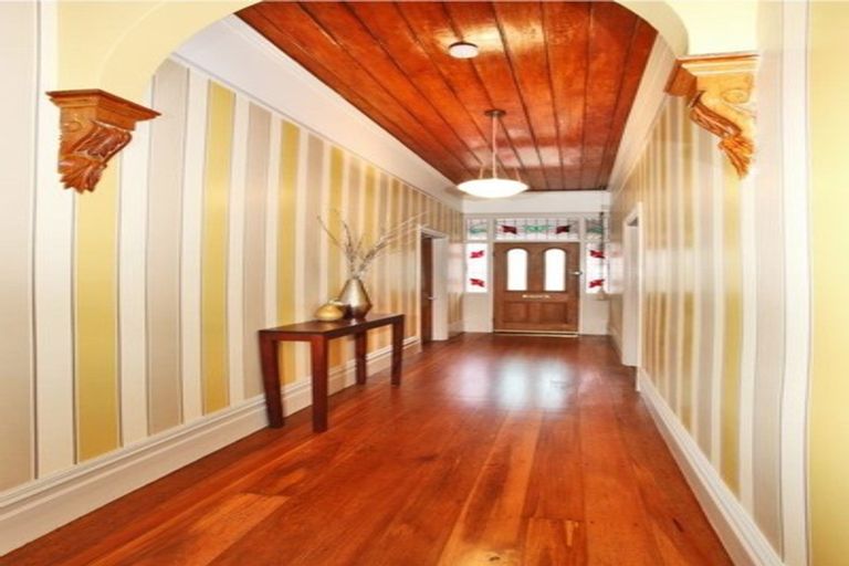 Photo of property in 5 Voelas Road, Lyttelton, 8082