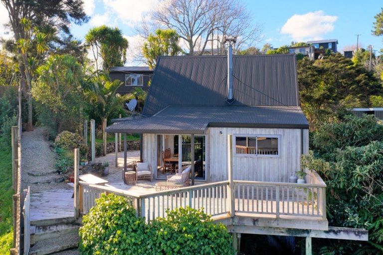 Photo of property in 37 Main Road, Raglan, 3225