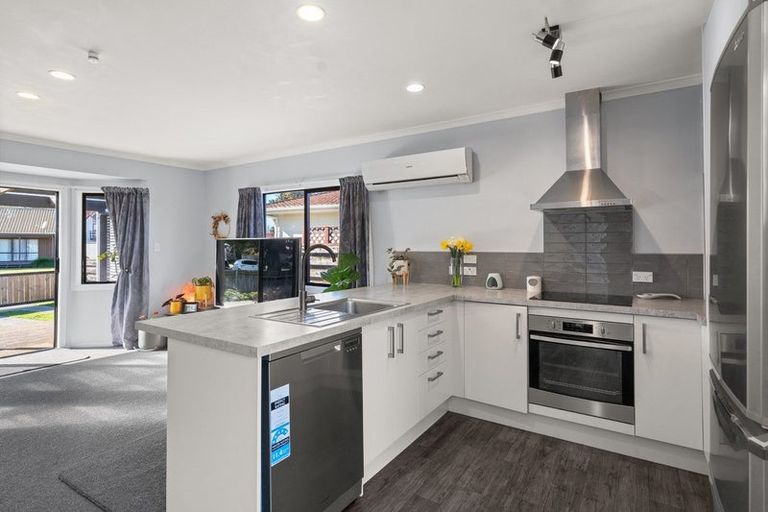 Photo of property in 22 Tawhara Place, Edgecumbe, 3120