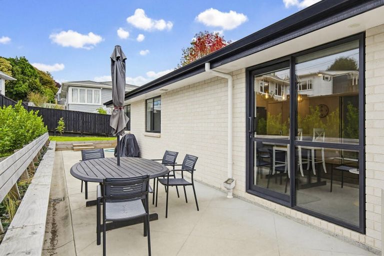 Photo of property in 33 Kawiu Road, Levin, 5510