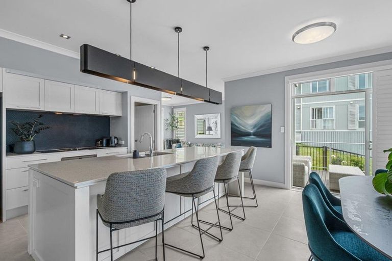 Photo of property in 25 Panorama Heights, Orewa, 0931