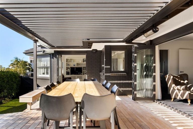 Photo of property in 20 Renoir Street, West Harbour, Auckland, 0618