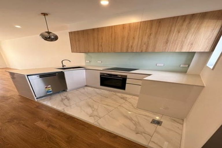 Photo of property in 6/26 Springvale Drive, Fairview Heights, Auckland, 0632