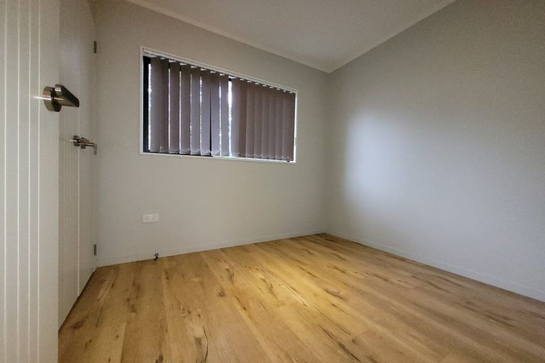 Photo of property in 82a Woodglen Road, Glen Eden, Auckland, 0602