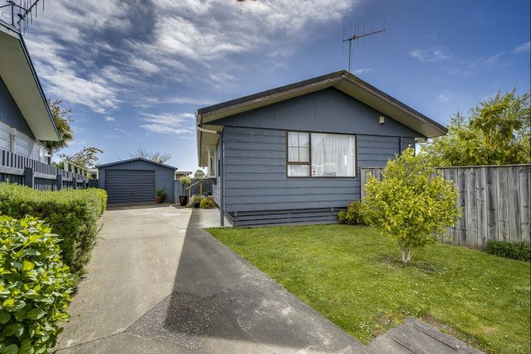 Photo of property in 12 Hetley Crescent, Taradale, Napier, 4112