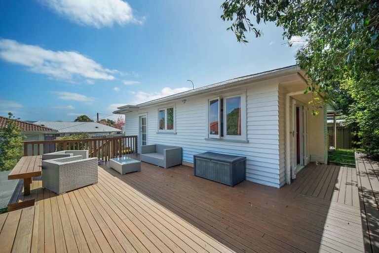 Photo of property in 35 Woodside Road, Massey, Auckland, 0614