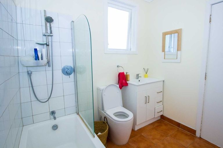 Photo of property in 25 Luxford Street, Berhampore, Wellington, 6023