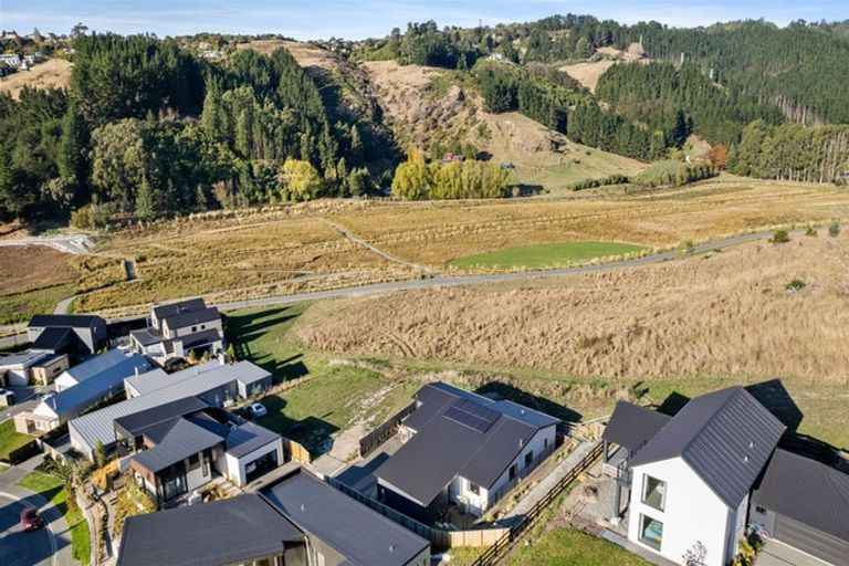 Photo of property in 11 Round Hill Rise, Cracroft, Christchurch, 8022