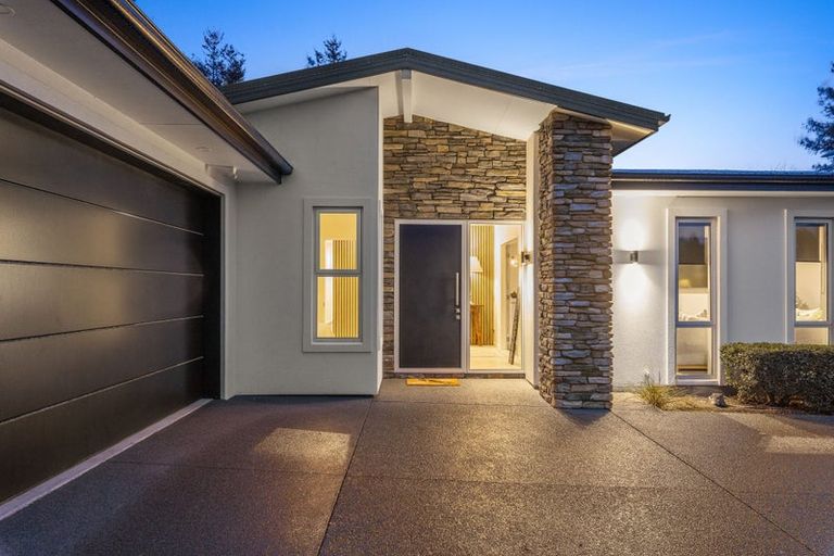 Photo of property in 43 Oakgrove Drive, Rangiora, 7400