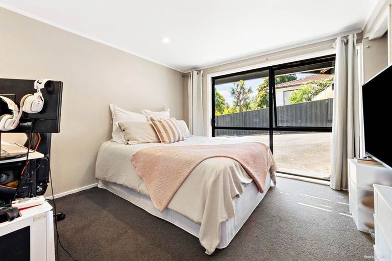 Photo of property in 41 De Quincey Terrace, Highland Park, Auckland, 2010