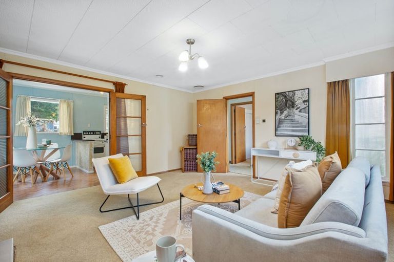 Photo of property in 4 Dover Road, Wainuiomata, Lower Hutt, 5014