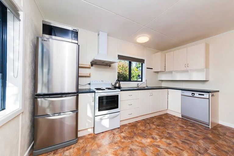 Photo of property in 19a Don Buck Road, Massey, Auckland, 0614