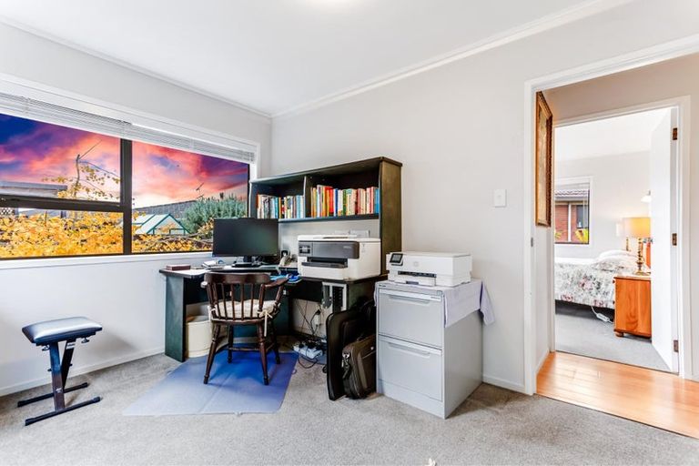 Photo of property in 8 Petrel Place, Massey, Auckland, 0614