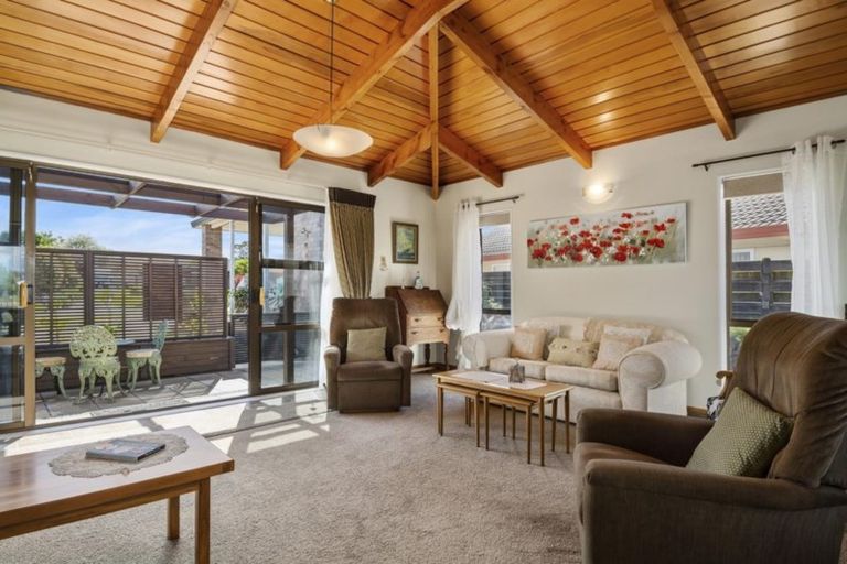 Photo of property in 54 Links View Drive, Omokoroa, 3114