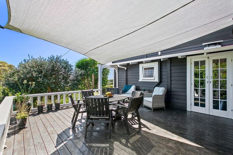 Photo of property in 124 Pendarves Street, New Plymouth, 4312