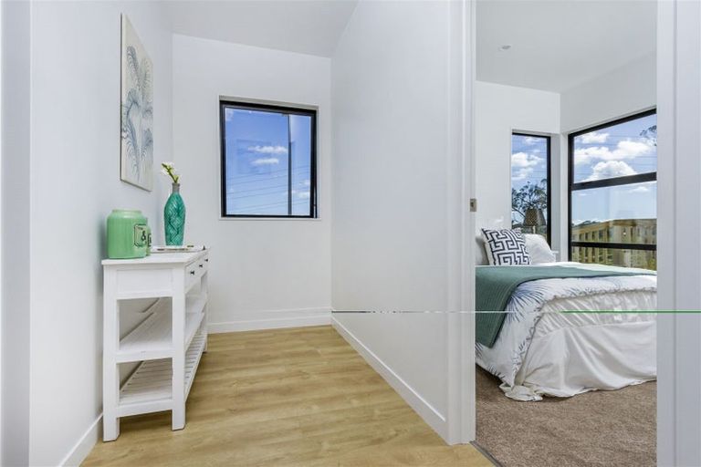 Photo of property in 1 Horokaka Street, Massey, Auckland, 0614