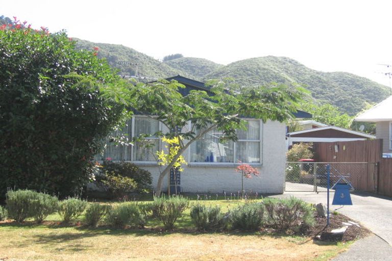 Photo of property in 3 Haylock Grove, Totara Park, Upper Hutt, 5018