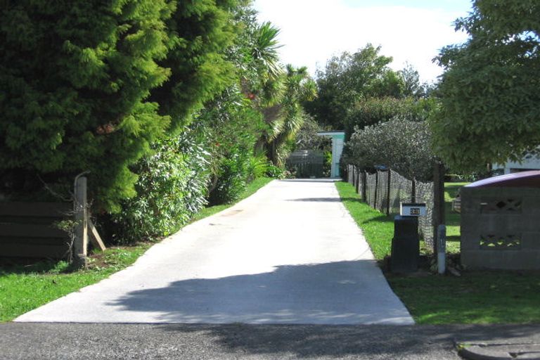 Photo of property in 33 Essex Street, Te Atatu South, Auckland, 0610