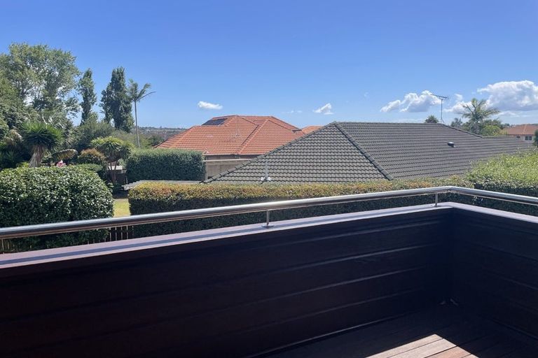 Photo of property in 16 Yarlside Place, Northpark, Auckland, 2013