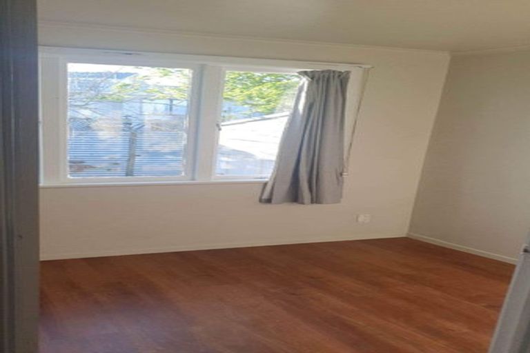 Photo of property in 32 Hepburn Road, Glendene, Auckland, 0602