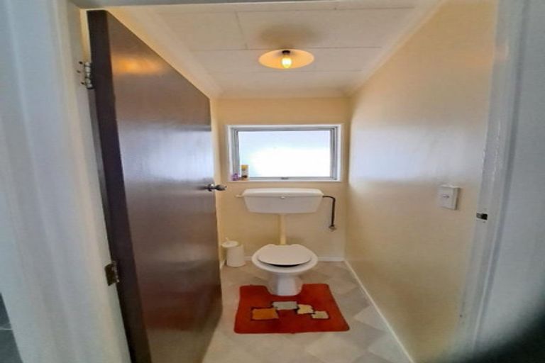 Photo of property in 81 Riversdale Drive, Merrilands, New Plymouth, 4312