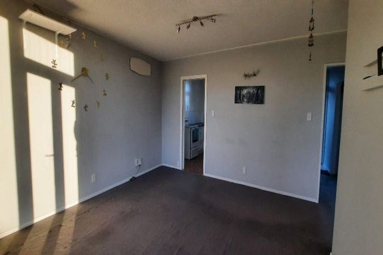 Photo of property in 23 Rangitane Street, Maupuia, Wellington, 6022