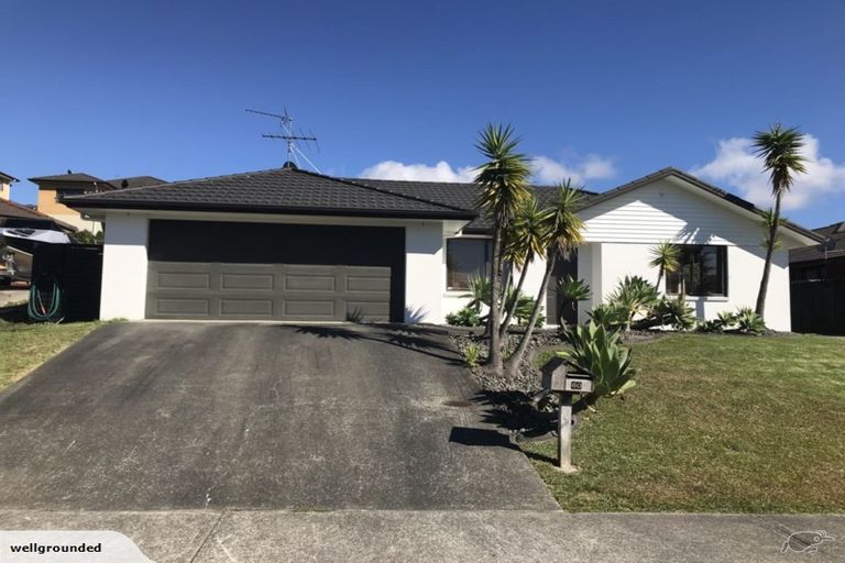 Photo of property in 60 Roberta Crescent, Orewa, 0931