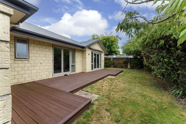 Photo of property in 9 Scarlet Lane, Redwood, Christchurch, 8051