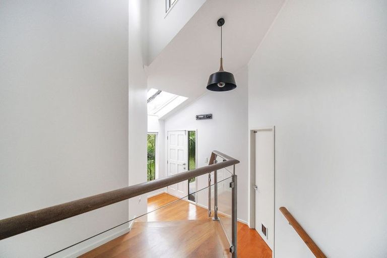 Photo of property in 9 Sandown Road, Rothesay Bay, Auckland, 0630