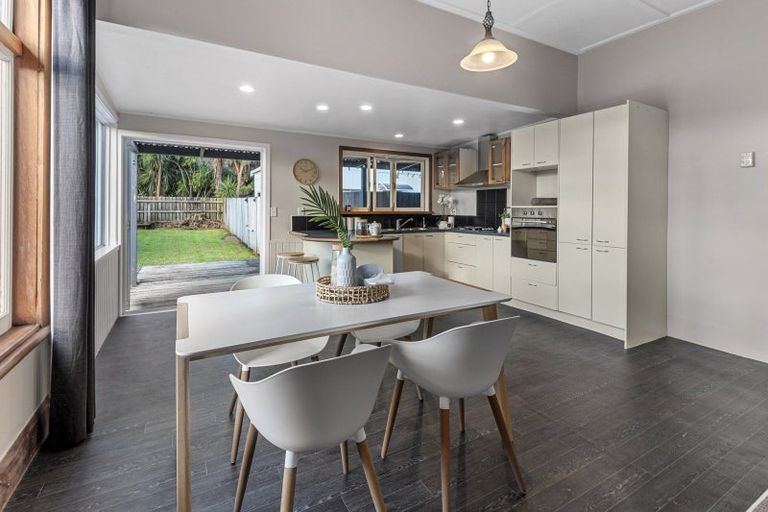 Photo of property in 22 Kamo Road, Regent, Whangarei, 0112