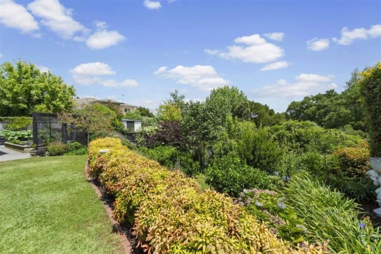 Photo of property in 20 Fernwater Place, Flagstaff, Hamilton, 3210