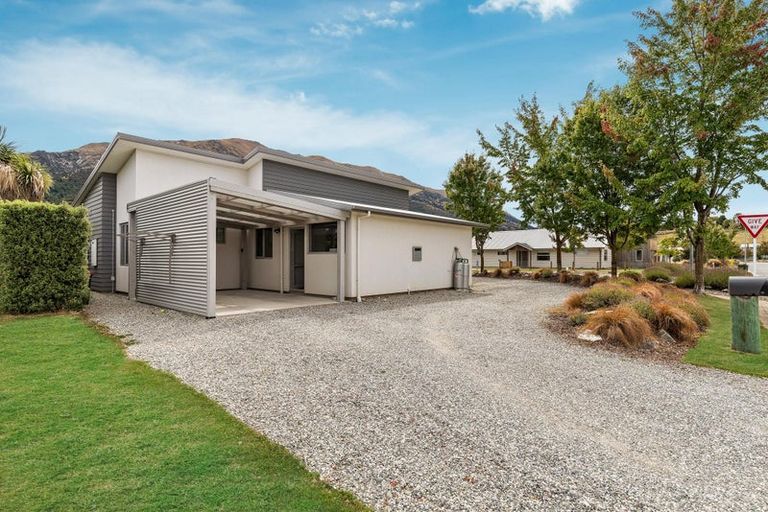 Photo of property in 2 Bell Street, Lake Hawea, Wanaka, 9382