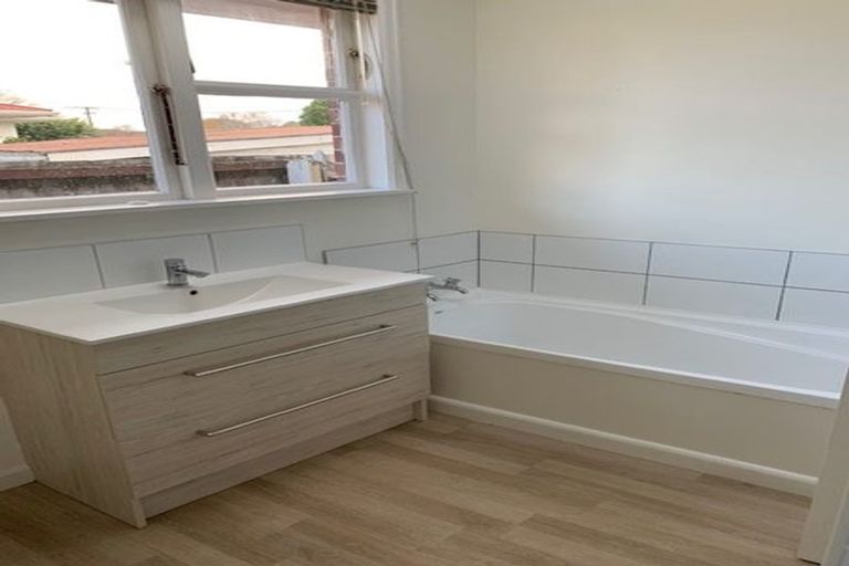 Photo of property in 44 Flower Street, Bryndwr, Christchurch, 8053