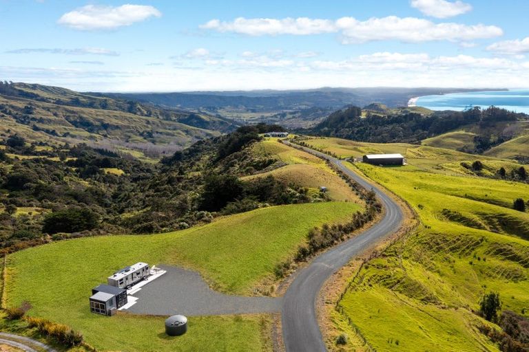 Photo of property in 69 Seaview Heights, Whangateau, 0985