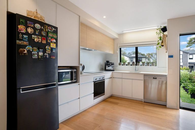 Photo of property in 43 Patrick Rice Drive, Swanson, Auckland, 0614