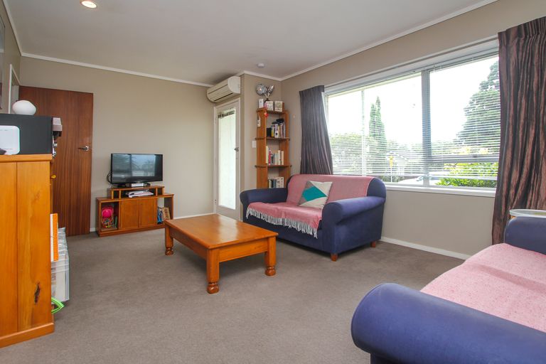 Photo of property in 1b Karaka Street, New Lynn, Auckland, 0600