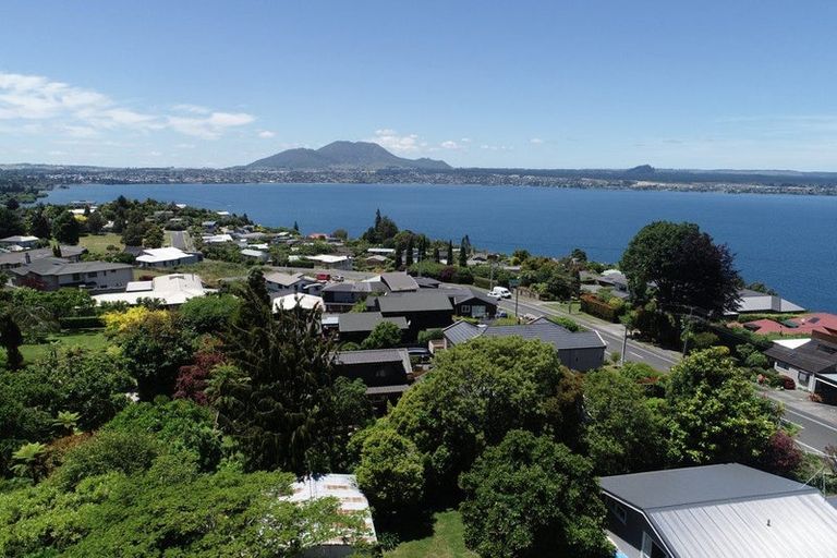 Photo of property in 48 Wakeman Road, Acacia Bay, Taupo, 3330