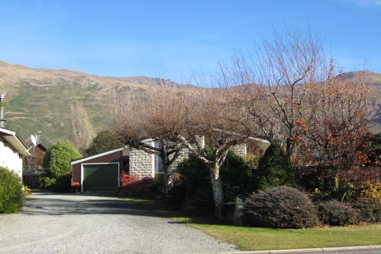 Photo of property in 29 Sargood Drive, Wanaka, 9305