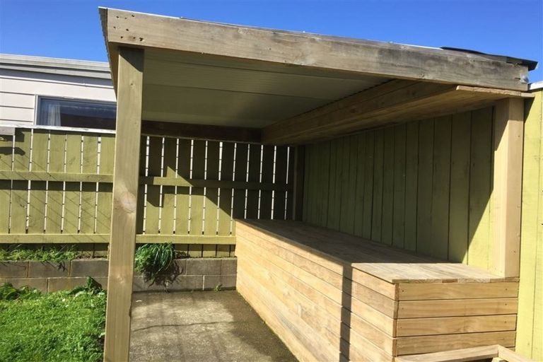 Photo of property in 2a Colchester Crescent, Newlands, Wellington, 6037