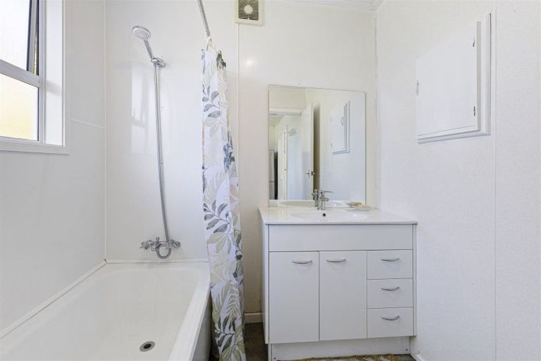 Photo of property in 59 Romilly Street, Westport, 7825