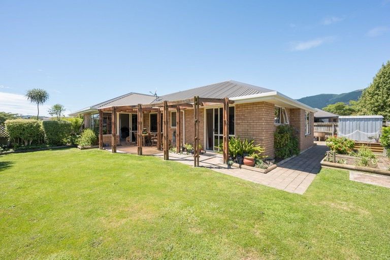 Photo of property in 2 Baxter Place, Stoke, Nelson, 7011