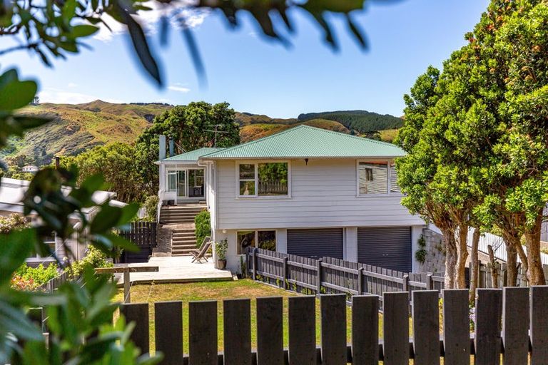 Photo of property in 50 Rawhiti Road, Pukerua Bay, 5026