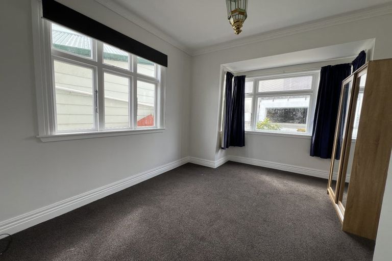 Photo of property in 23 Hawker Street, Mount Victoria, Wellington, 6011