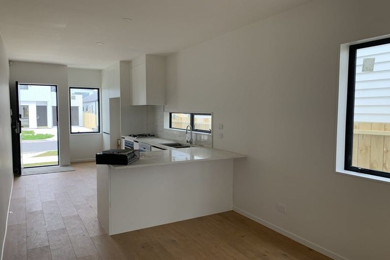 Photo of property in 11 Kairakau Street, Takanini, 2110