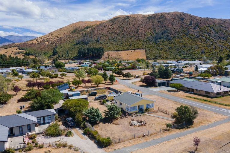 Photo of property in 23 Bledisloe Street, Kurow, 9435