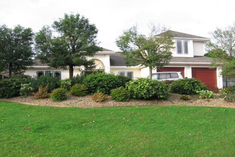 Photo of property in 24 Waipuia Place, Greenhithe, Auckland, 0632