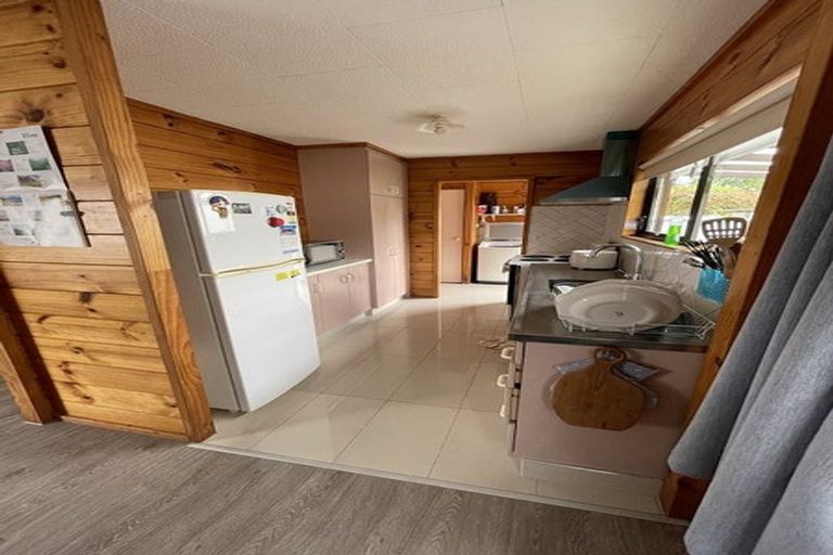 Photo of property in 1/202 Lake Road, Northcote, Auckland, 0627